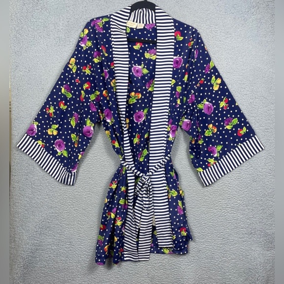 Victoria’s Secret Robe One Size. Fits All - Picture 2 of 8